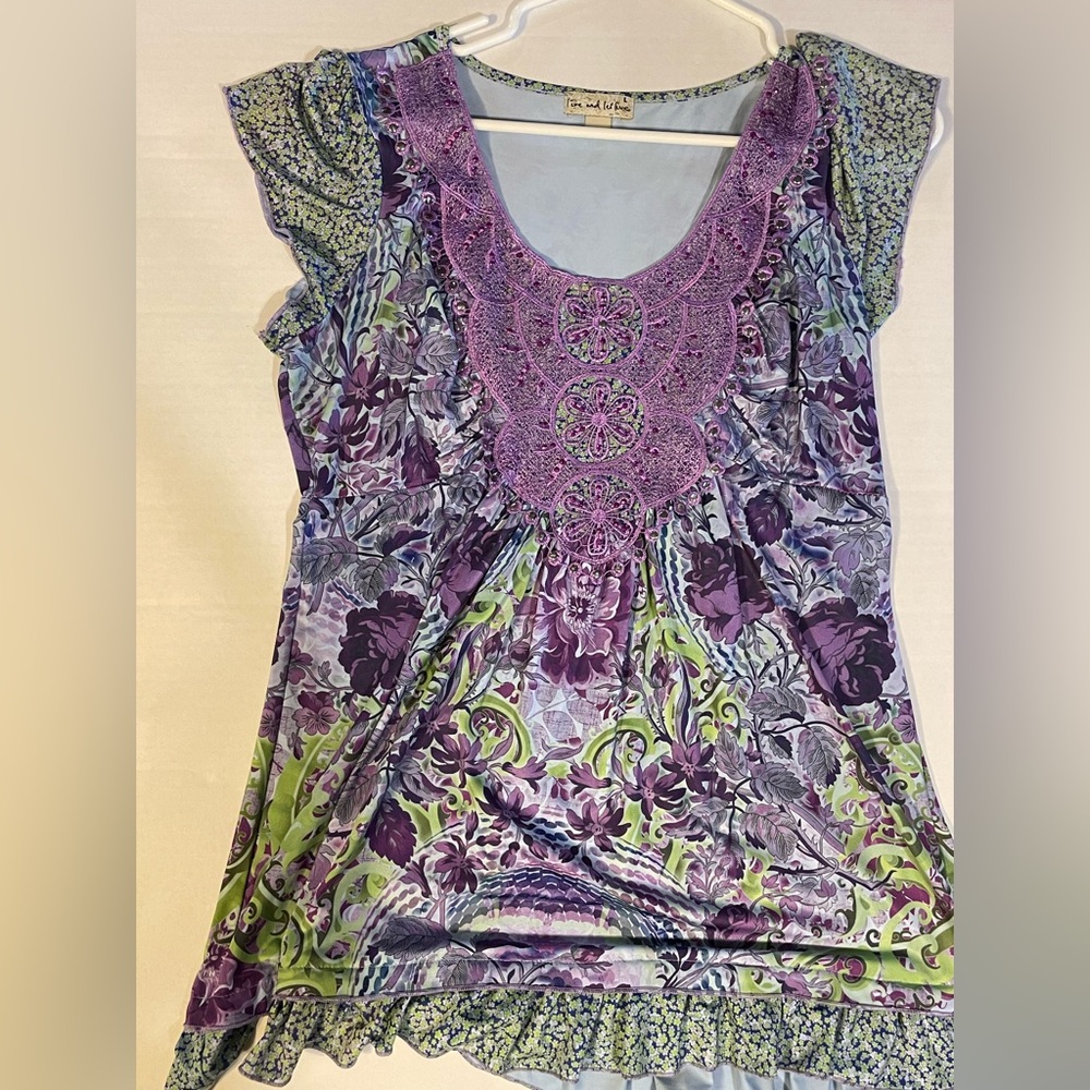 live and let live Lavender & Green Floral Lace Yoke Tunic